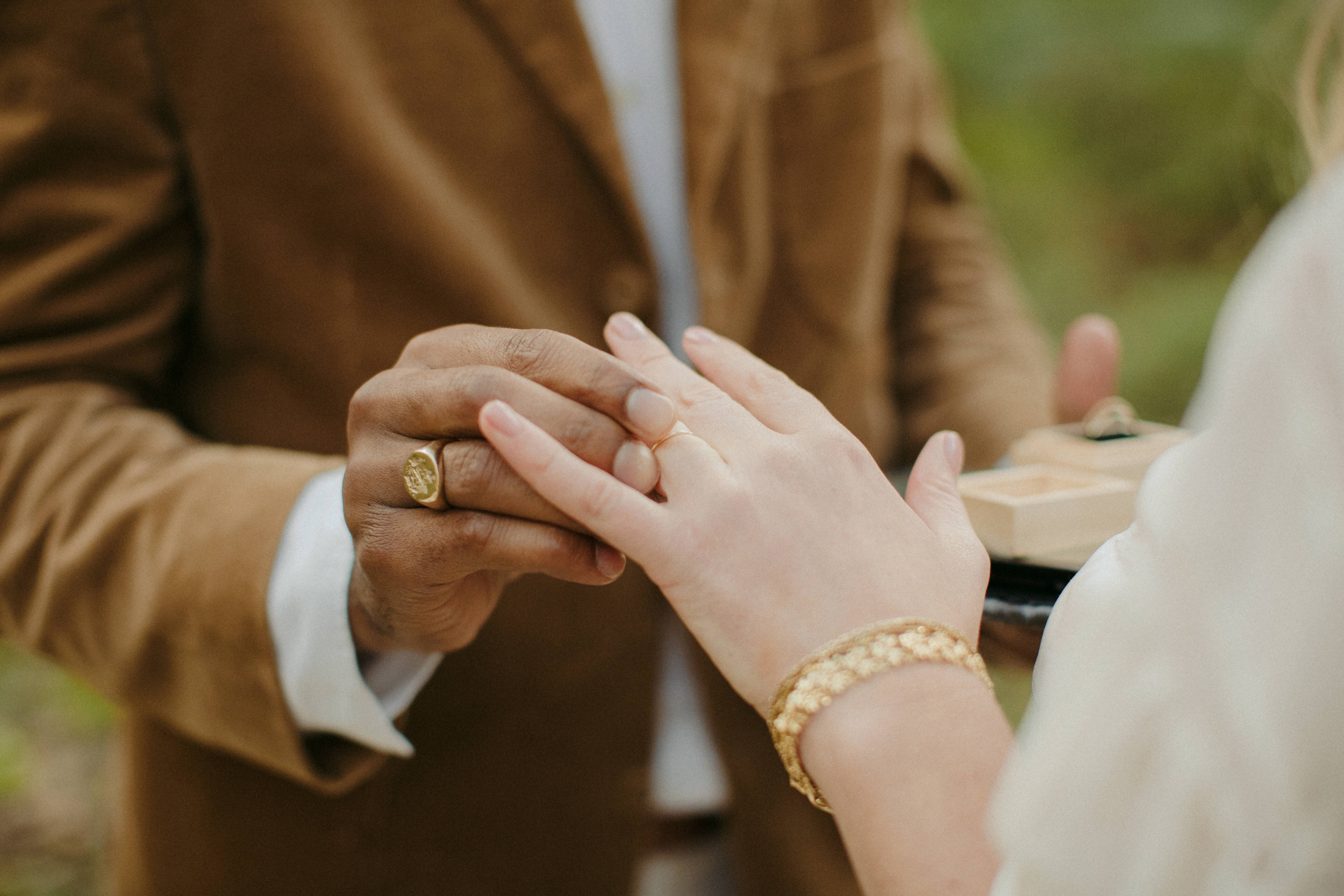 exchanging rings in elopement